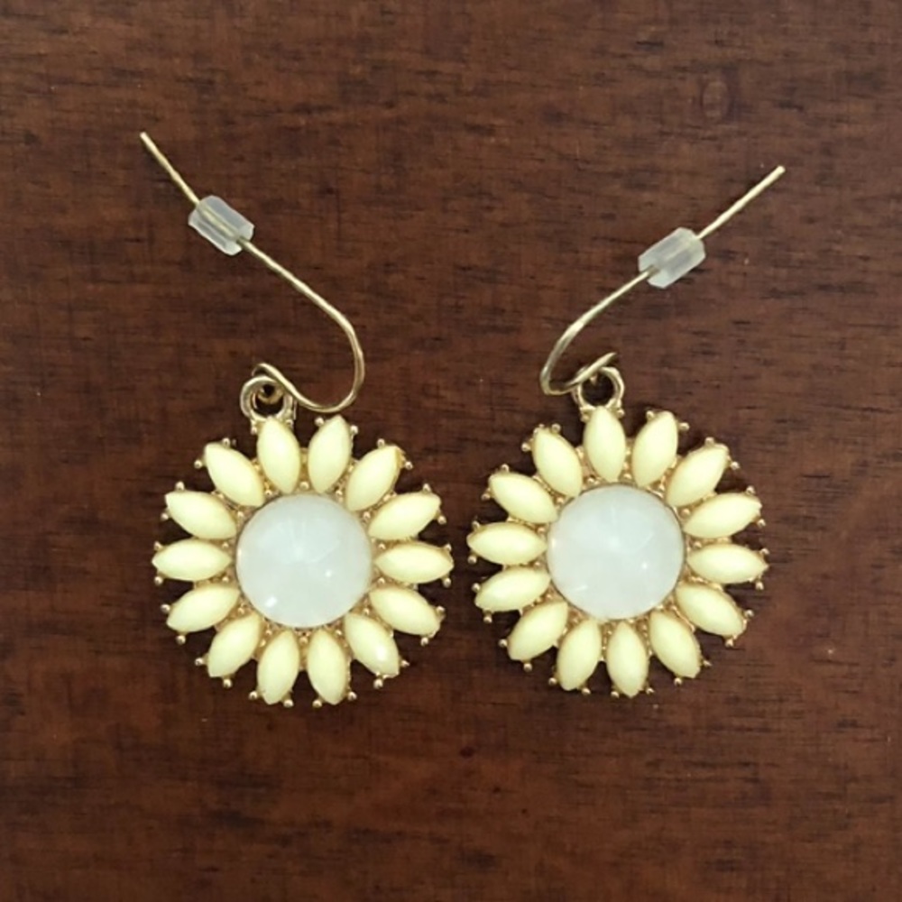 💛 Yellow Flower Earrings